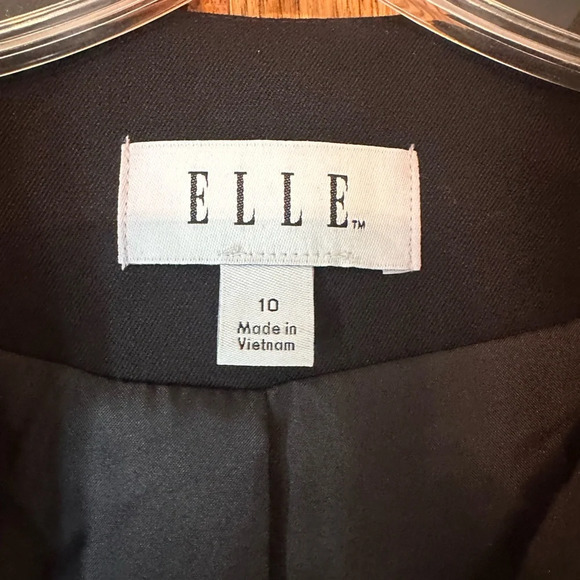 Elle Black Jacket - Picture 4 of 4